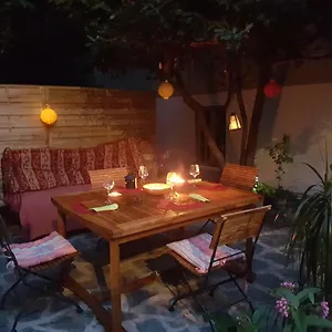 Maison Atypique Au Pied Du Château Hébergement de vacances Montélimar